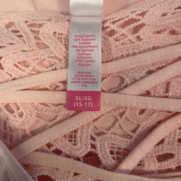 Set of No Boundaries Tops - Picture 6 of 10